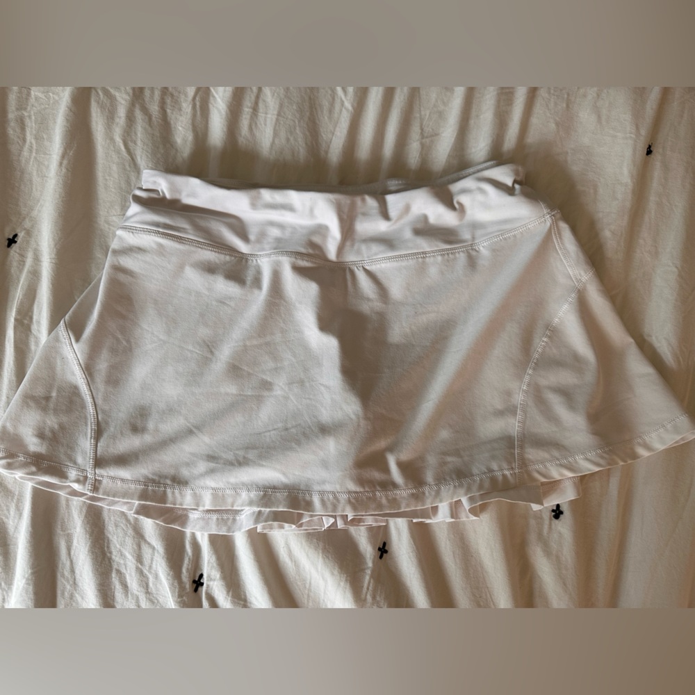 White lululemon skirt (skort)
